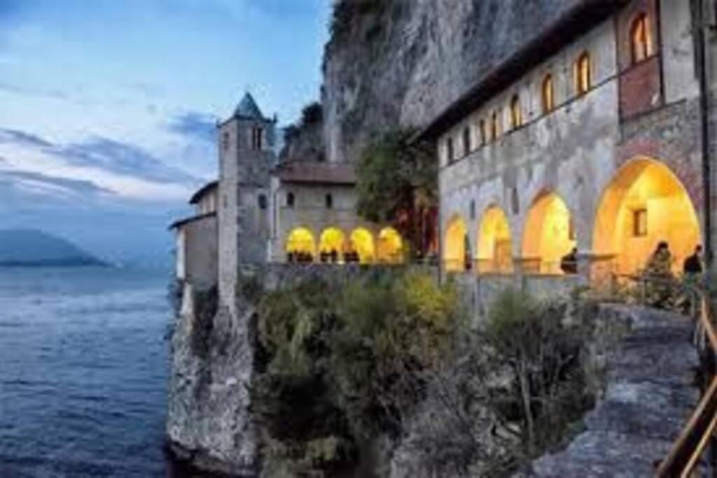 Lago Maggiore, Leggiuno, Ampio Appartamento Exteriér fotografie