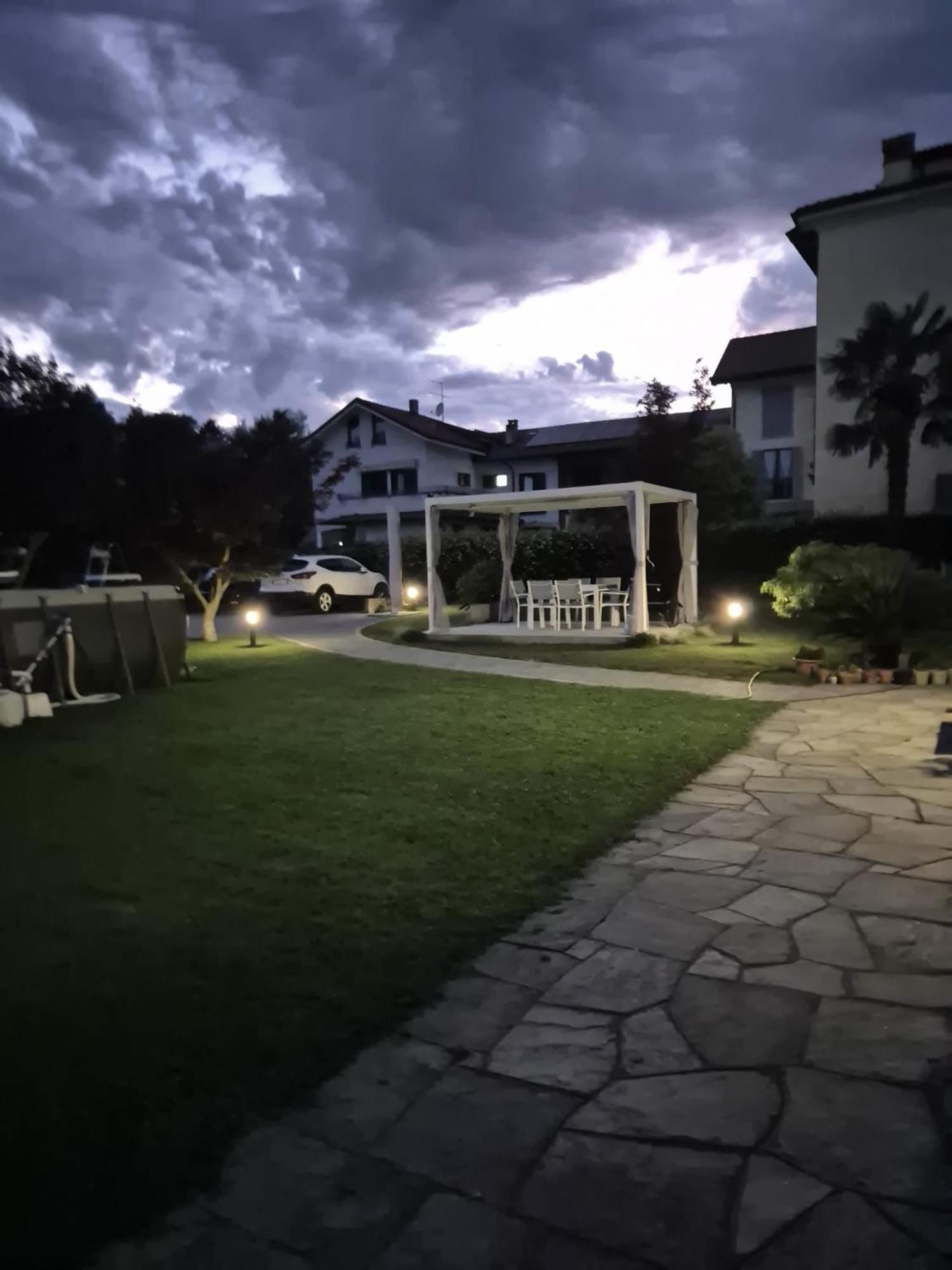 Lago Maggiore, Leggiuno, Ampio Appartamento Exteriér fotografie